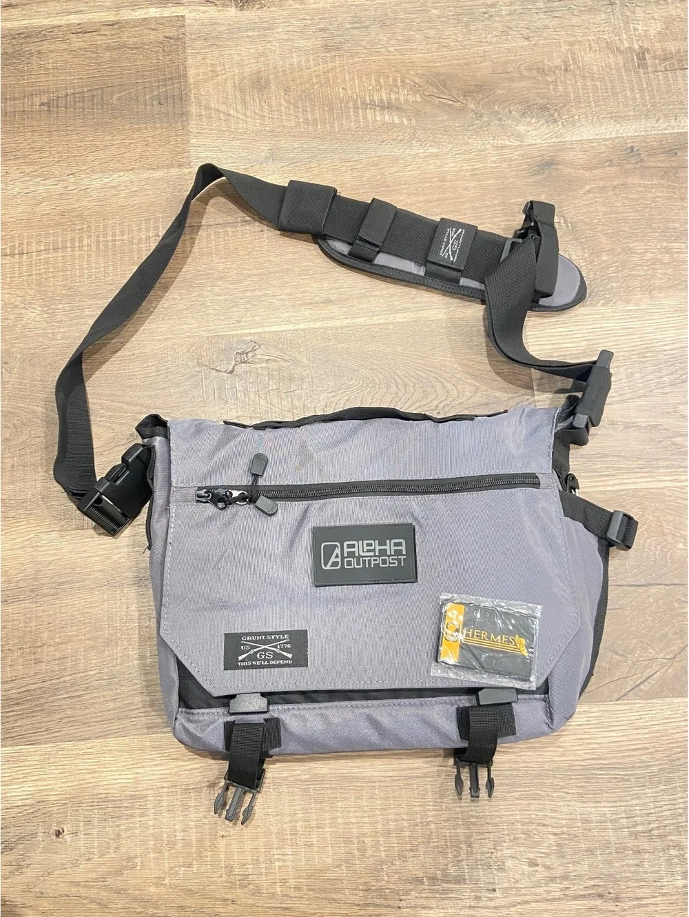 Alpha Outpost Messenger Bag Zip Buckle Satchel Pockets Hook and Loop M